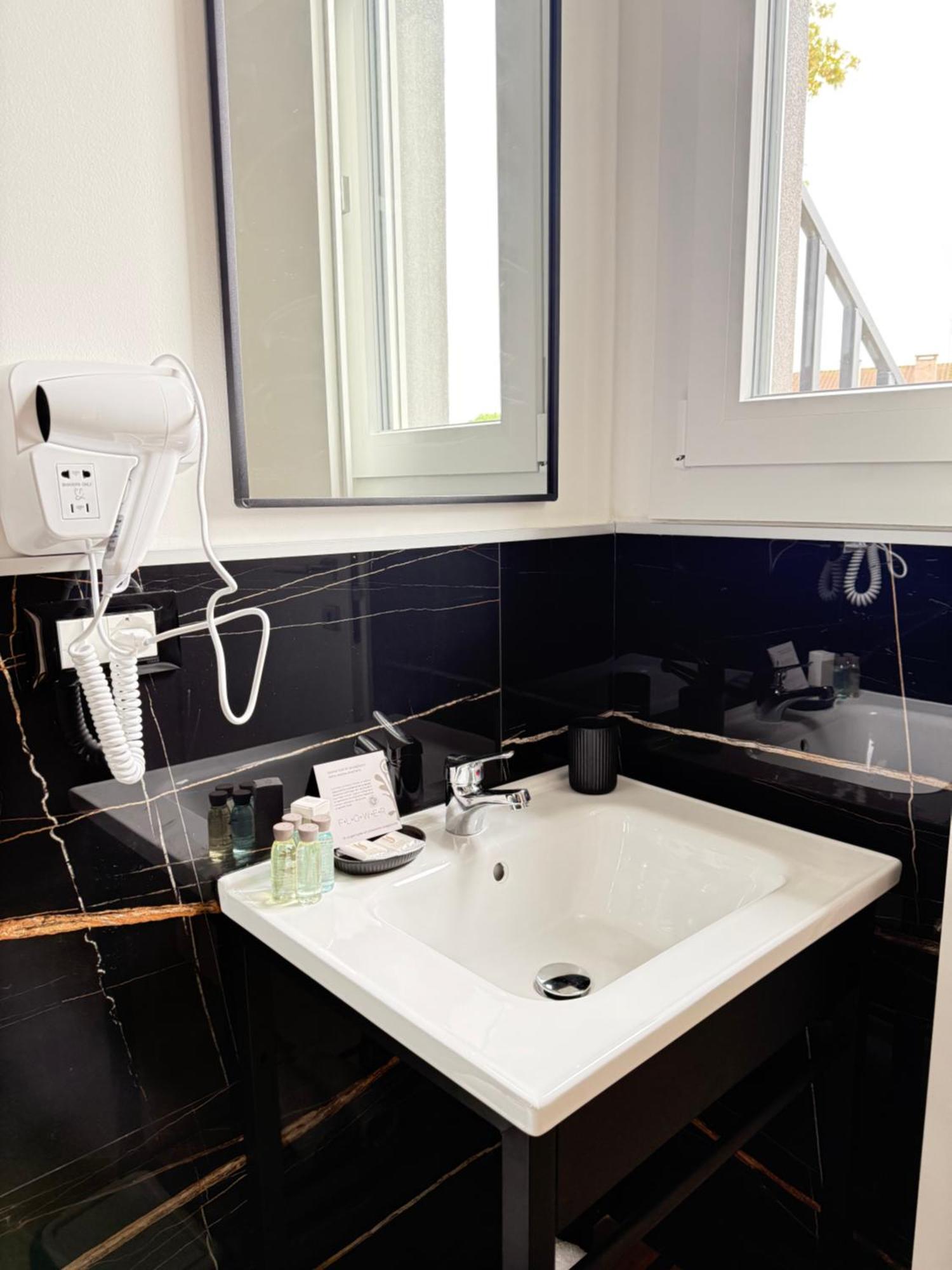 Infinity House - Eleganza Moderna Tra Treviso E Venezia 호텔 Casièr 외부 사진
