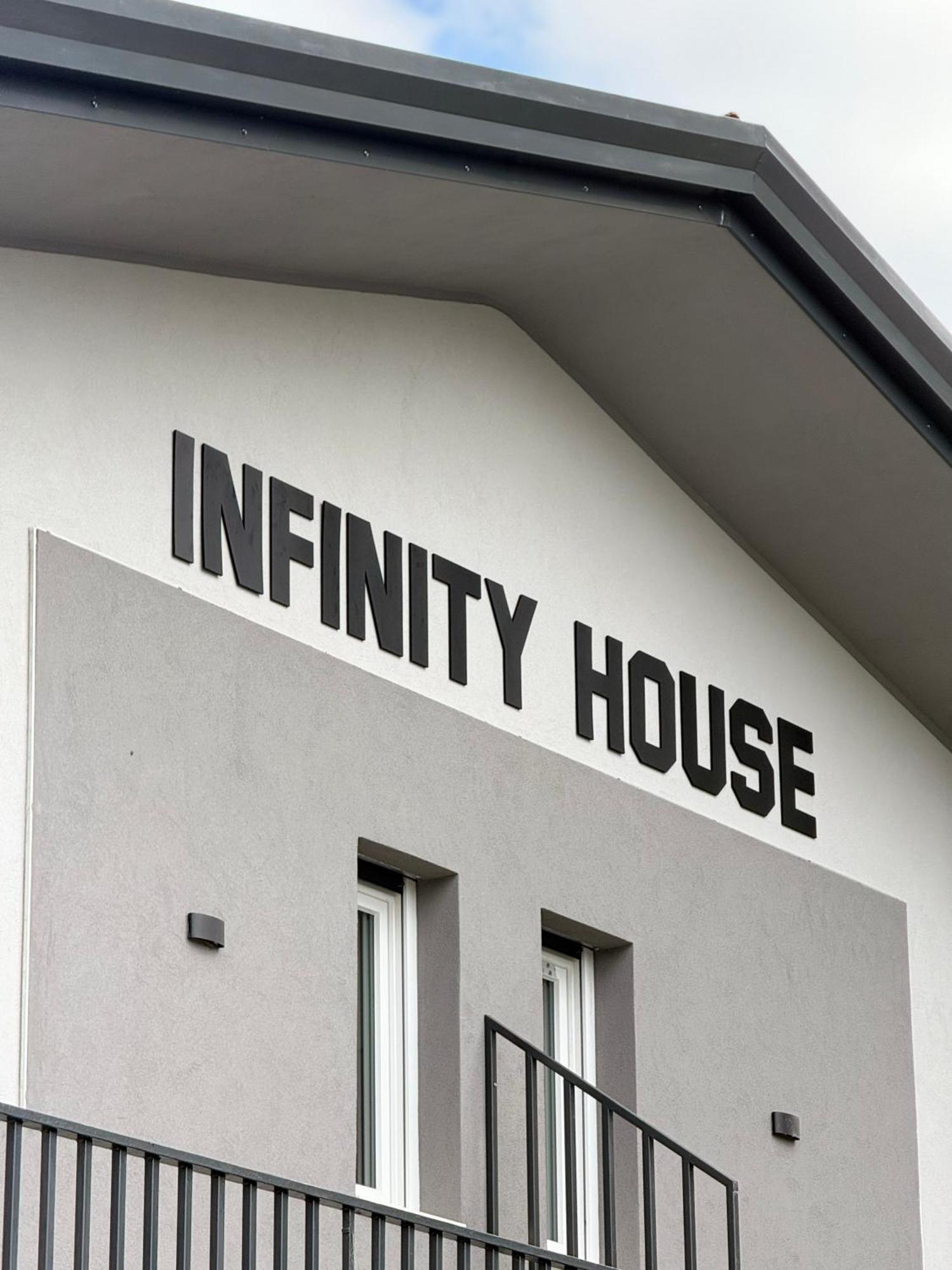 Infinity House - Eleganza Moderna Tra Treviso E Venezia 호텔 Casièr 외부 사진
